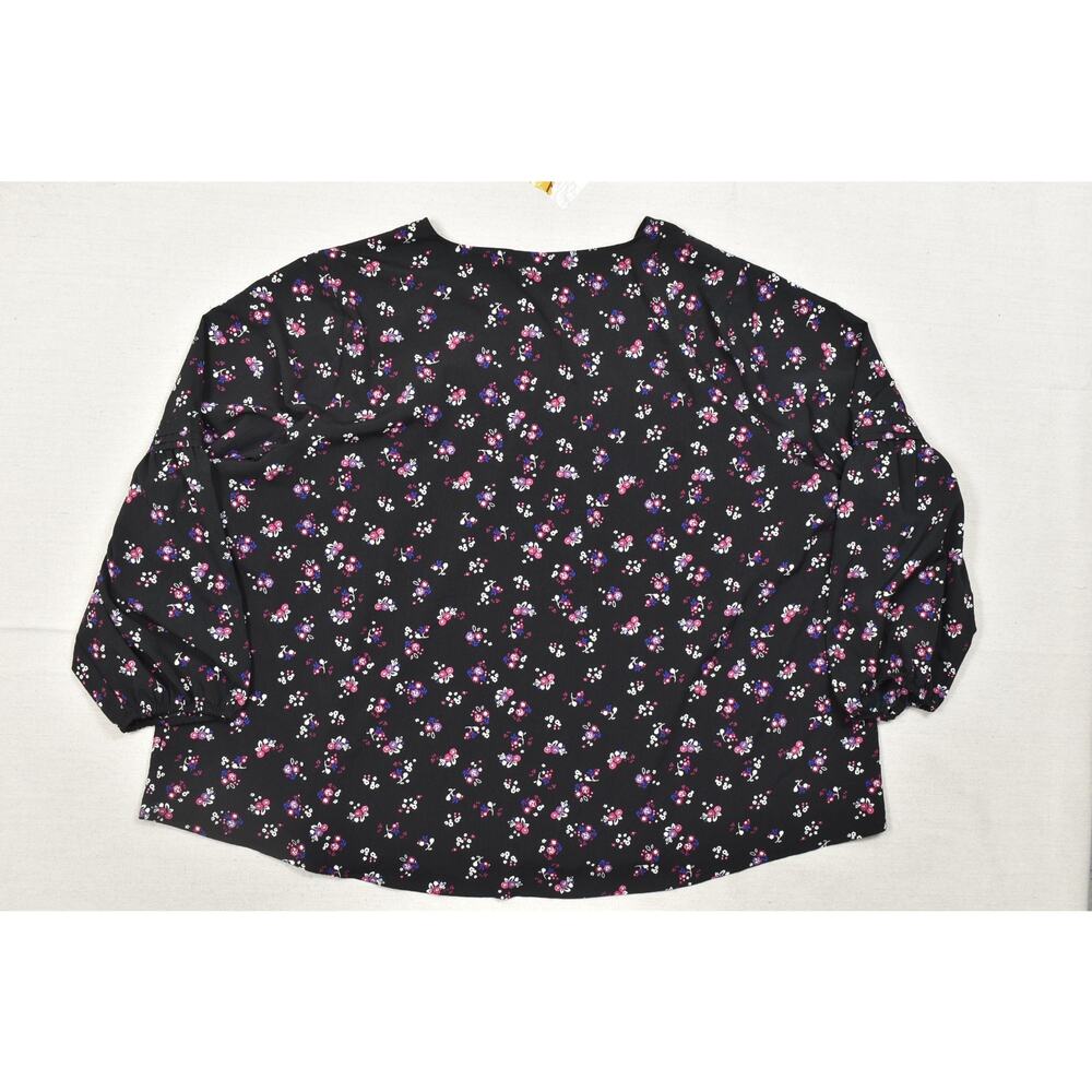 Lane Bryant Women's Size 26 Black Floral V-Neck Blouse 3/4 Bell Sleeve Polyester - Picture 4 of 8
